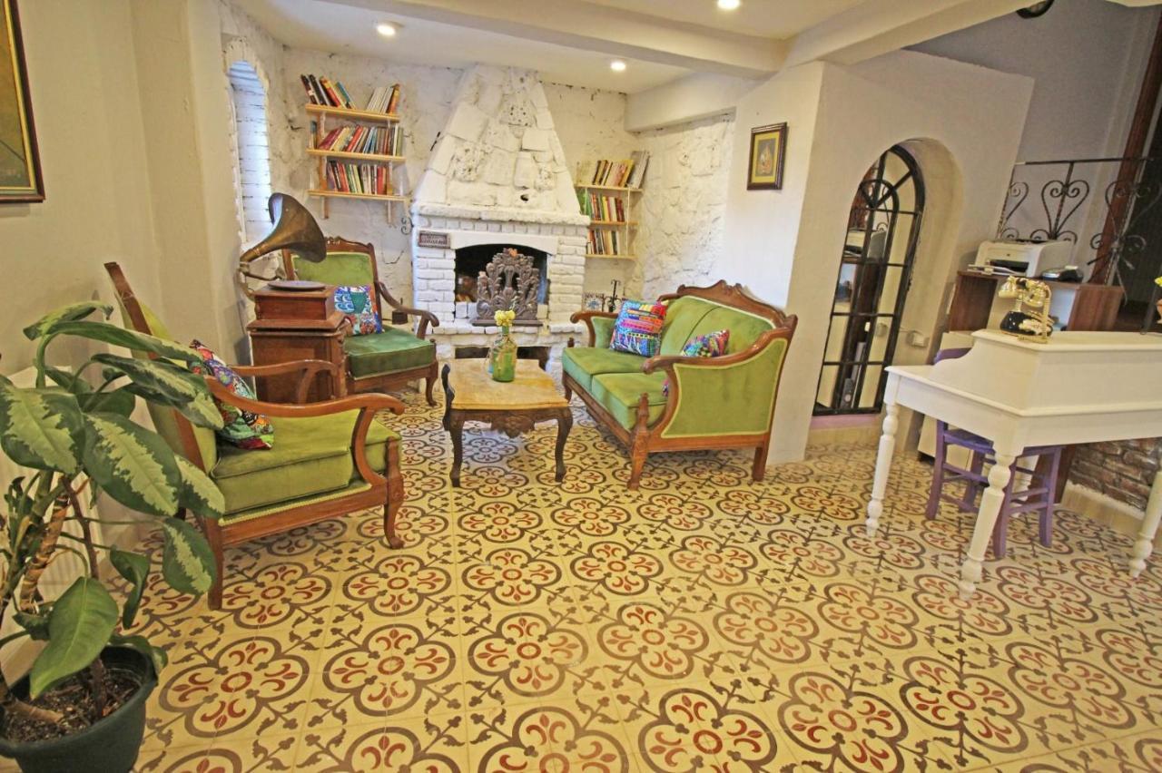 Eflatun Konuk Evi Hotel Чанаккале Екстериор снимка